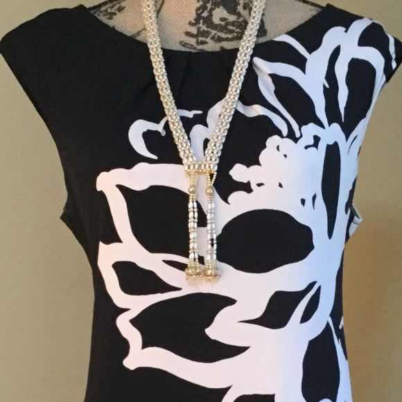 Dress - Picture 2 of 6